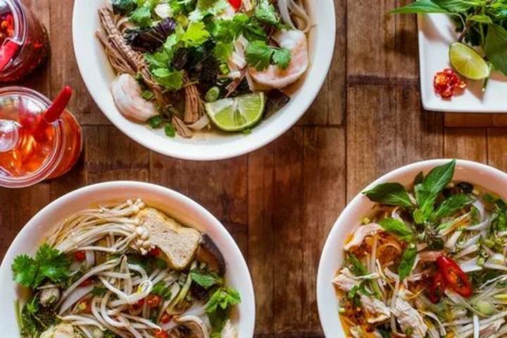 Hotspot Matrix: Biến Phương Oanh diện set đồ 50 thành cơ hội marketing đột phá